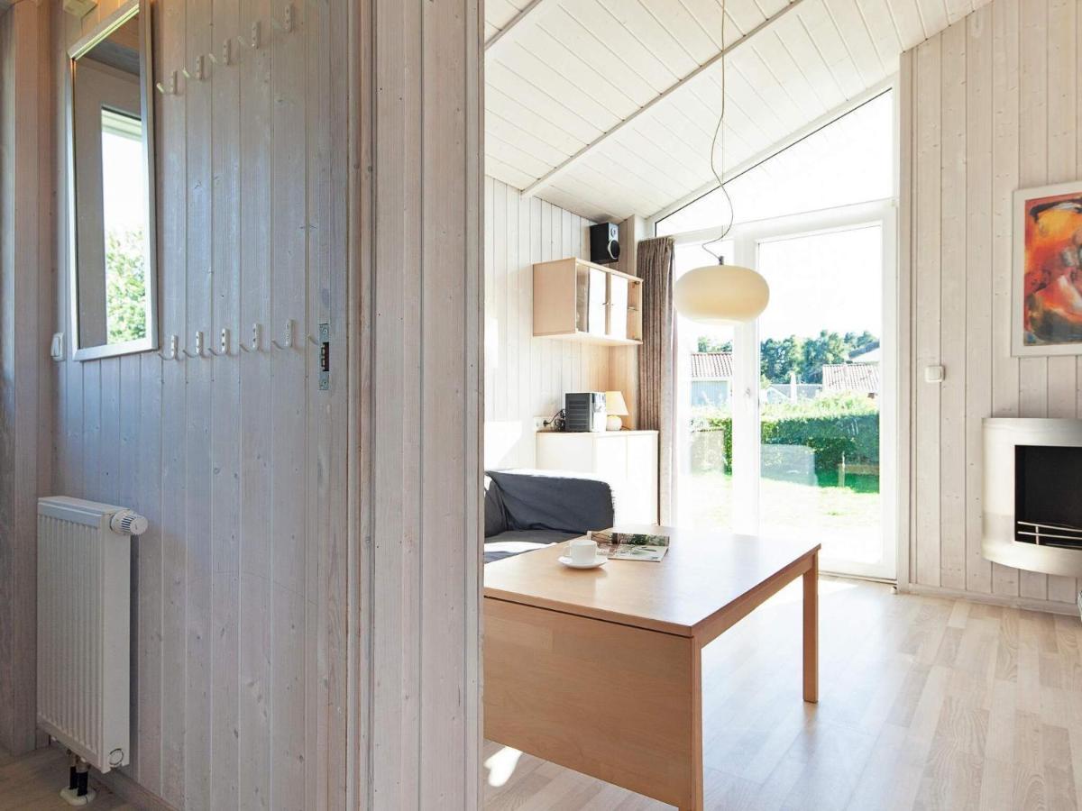 Two-bedroom In 10 * Groemitz