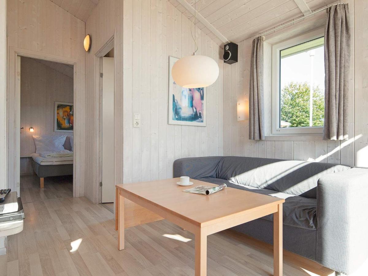 Two-bedroom In 10 Holiday home