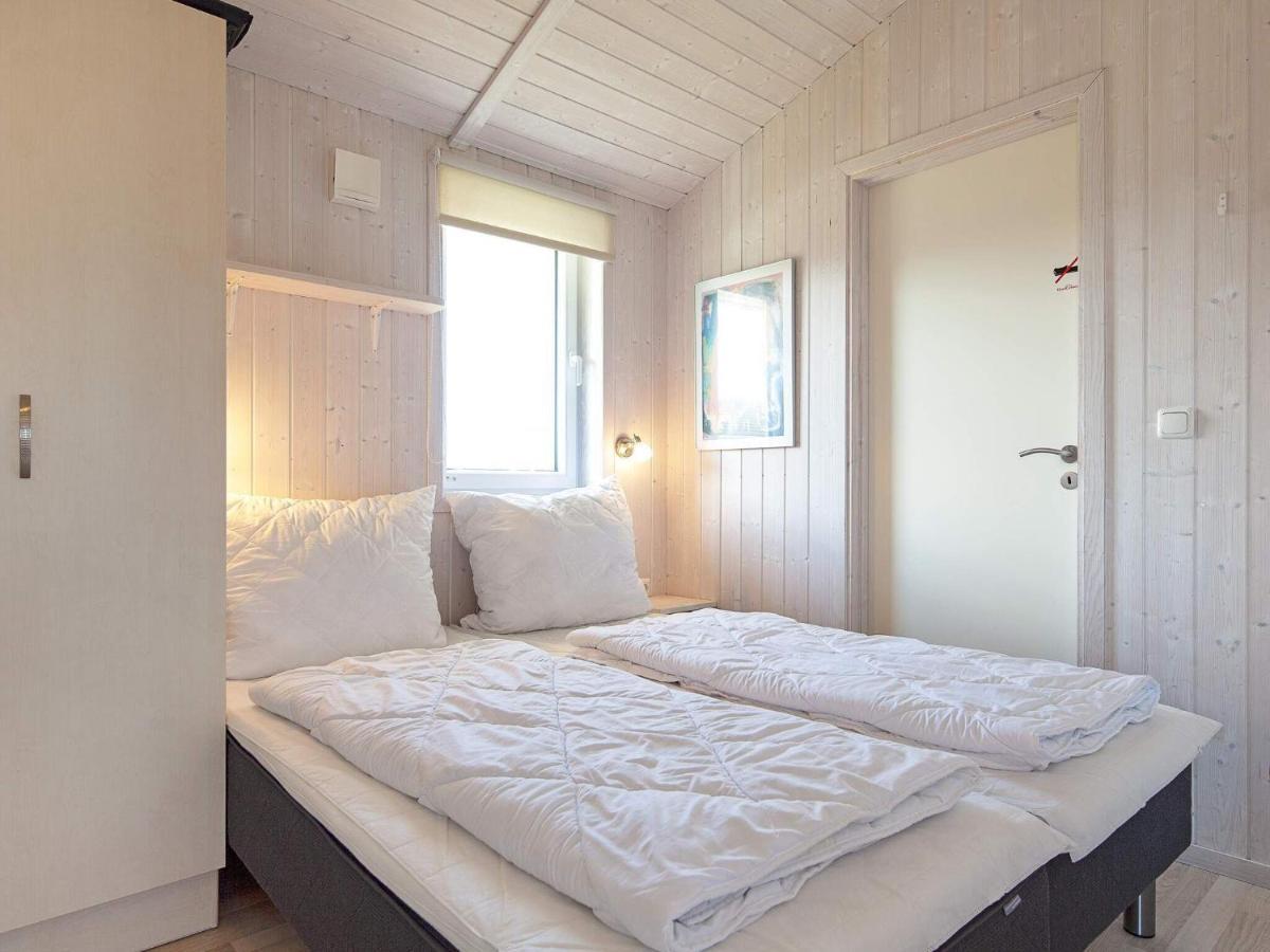 Two-bedroom In 10 Groemitz