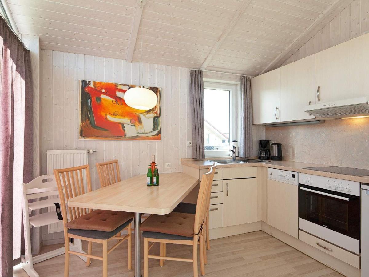 Two-bedroom In 10 Holiday home *