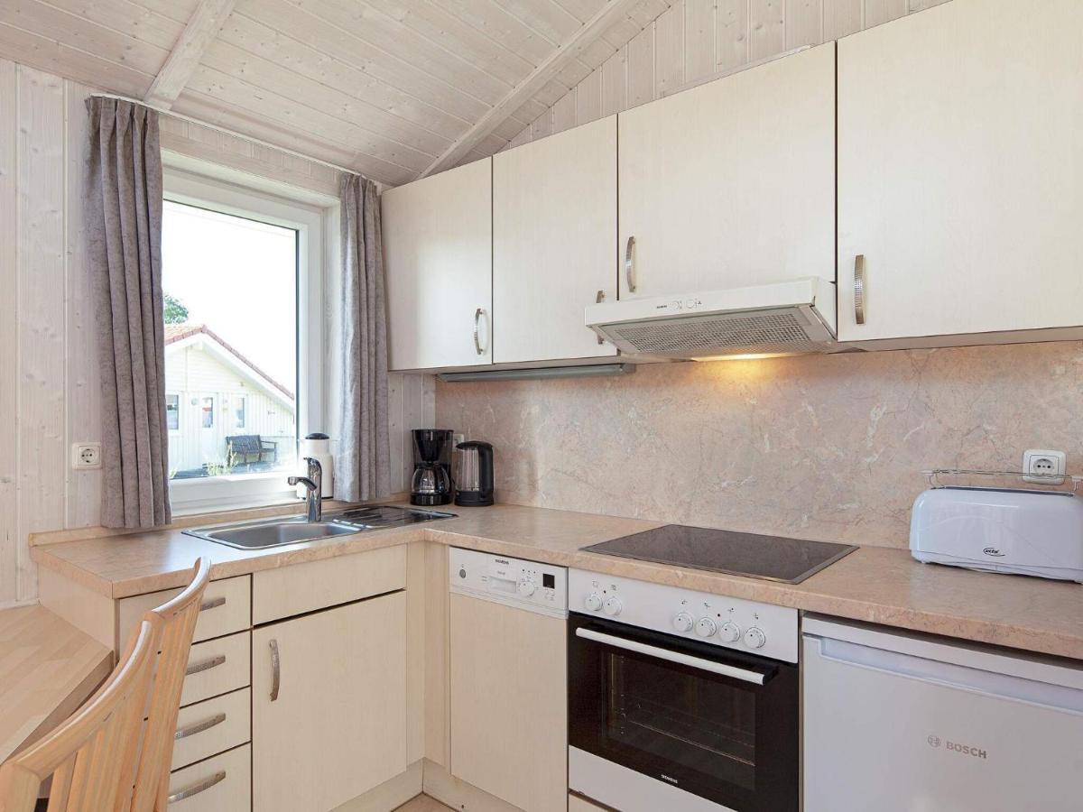 Two-bedroom In 10 Holiday home *