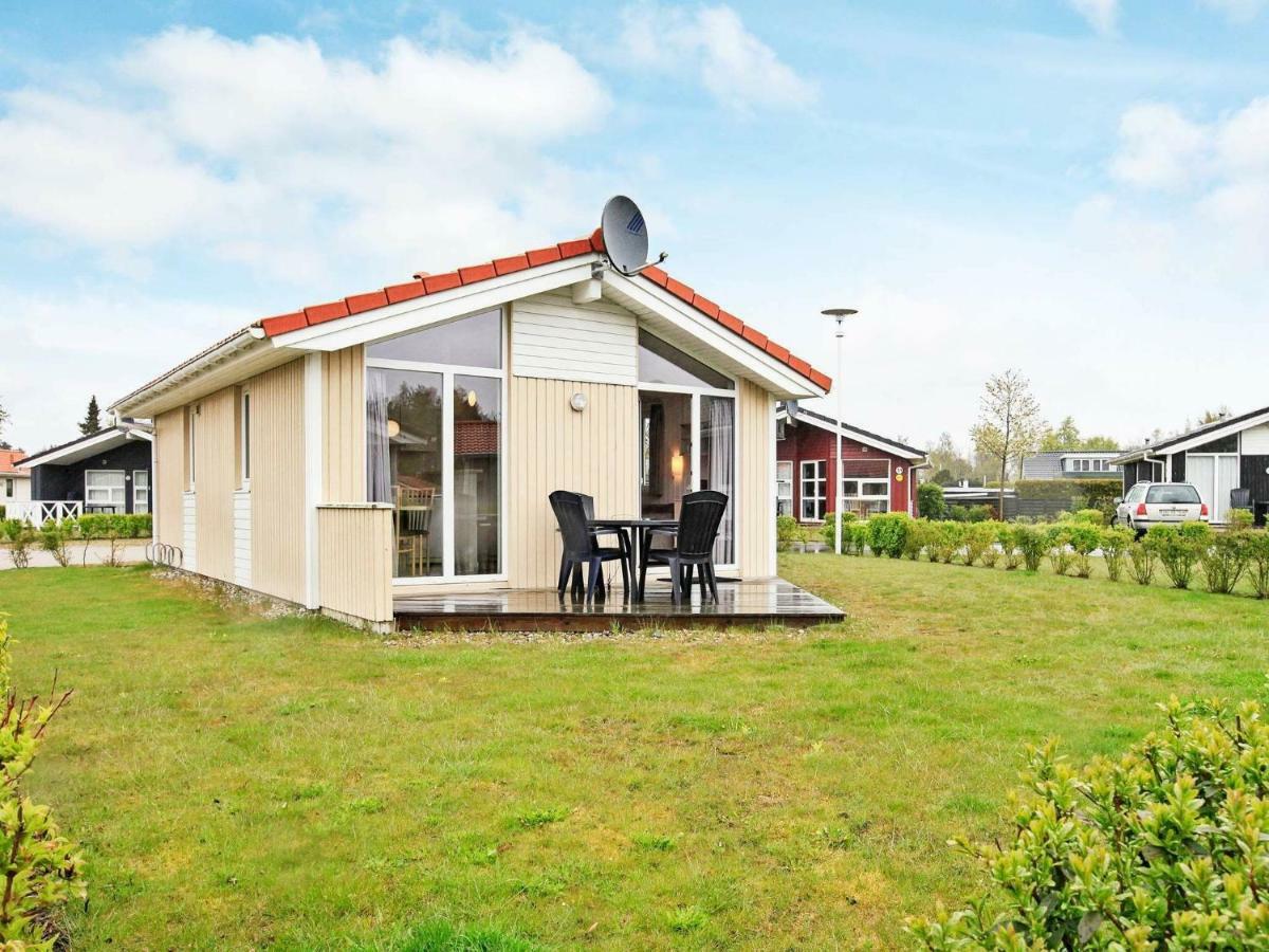 Two-bedroom In 10 Holiday home *